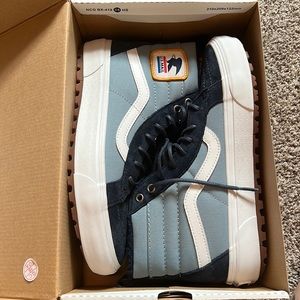 NWOT Vans x U.S. Postal Service